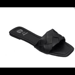 GC Shoes Womens Claudine Flat Sandals